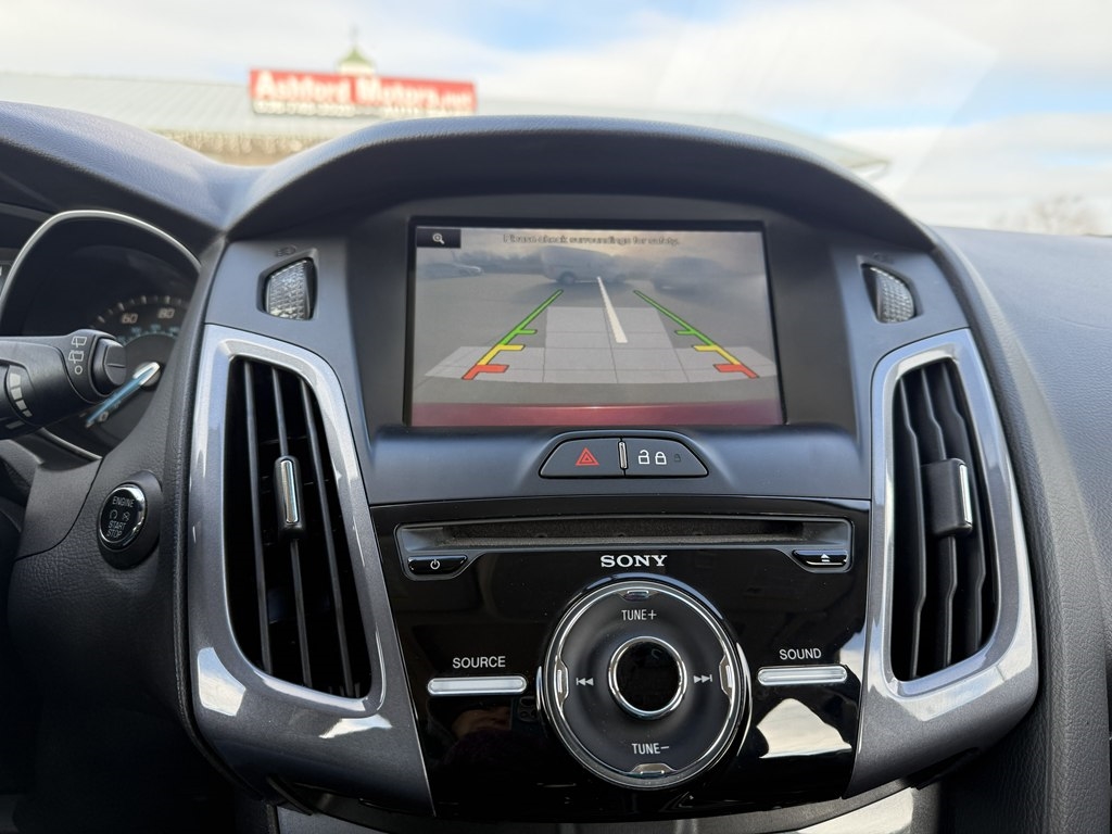 Ford Focus Titanium Hatch 2014