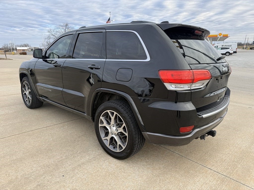 Jeep Grand Cherokee Sterling Edition 4x2 *Ltd Avail* 2018
