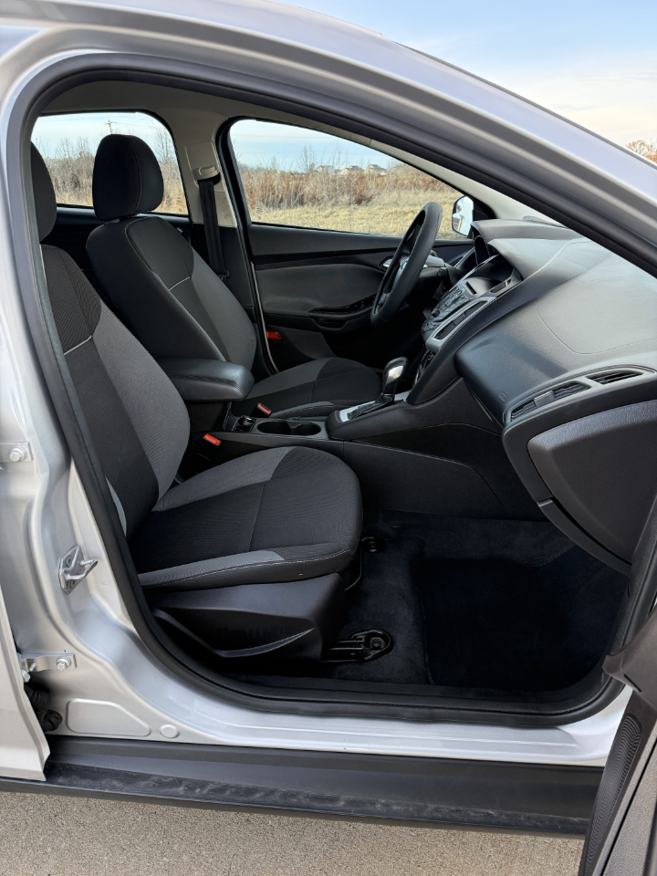 Ford Focus SE Hatch 2014