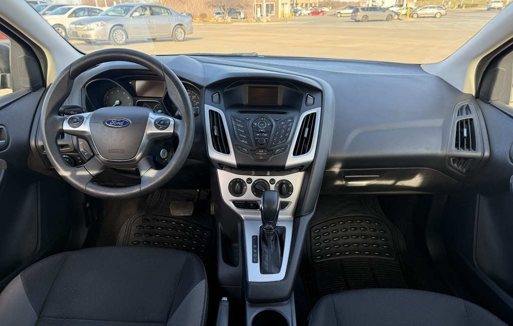 Ford Focus SE Sedan 2014