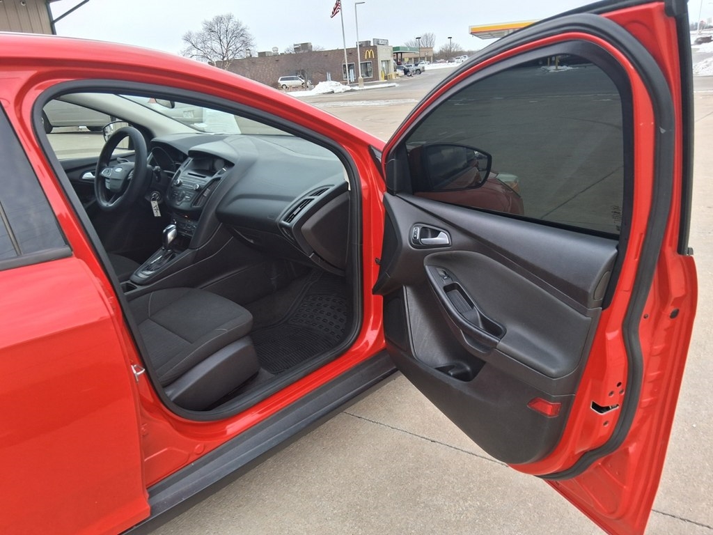 Ford Focus SE Hatch 2015