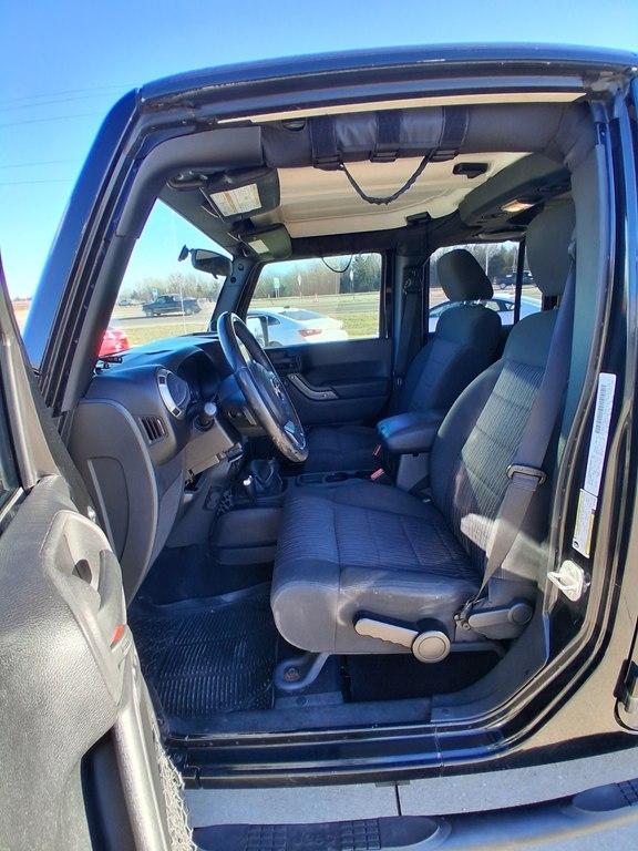 Jeep Wrangler Unlimited 4WD 4dr Sport 2012