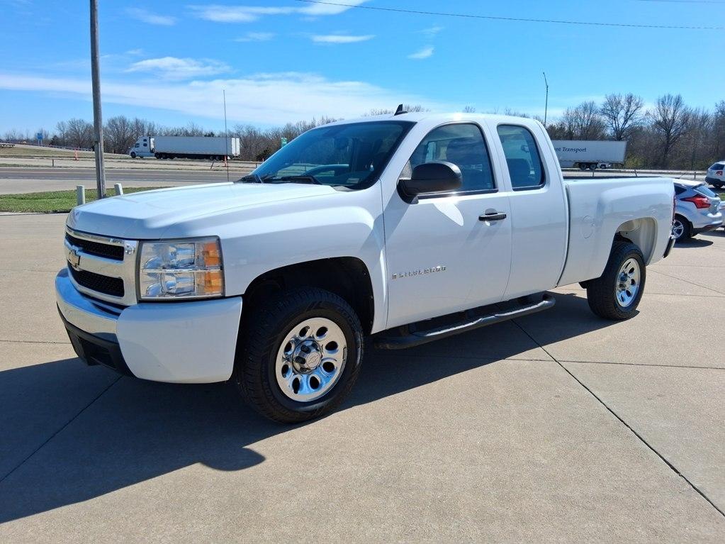 2008 Chevrolet Silverado 1500 2WD Ext Cab 143.5" Work Truck