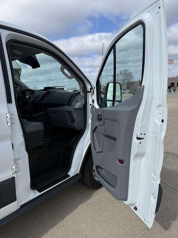 Ford Transit Cargo Van T-250 130" Low Rf 9000 GVWR Swing-Out RH Dr 2015
