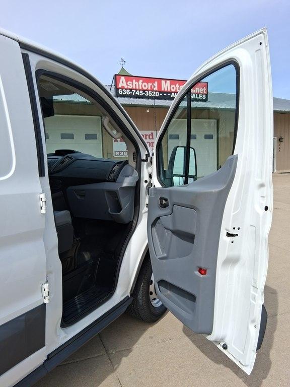 Ford Transit Van T-250 130" Low Rf 9000 GVWR Swing-Out RH Dr 2017