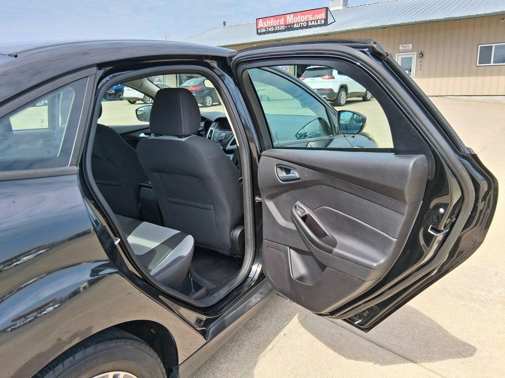 Ford Focus 4dr Sdn SE 2014