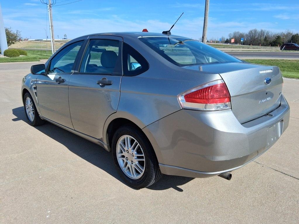 Ford Focus 4dr Sdn SES 2008