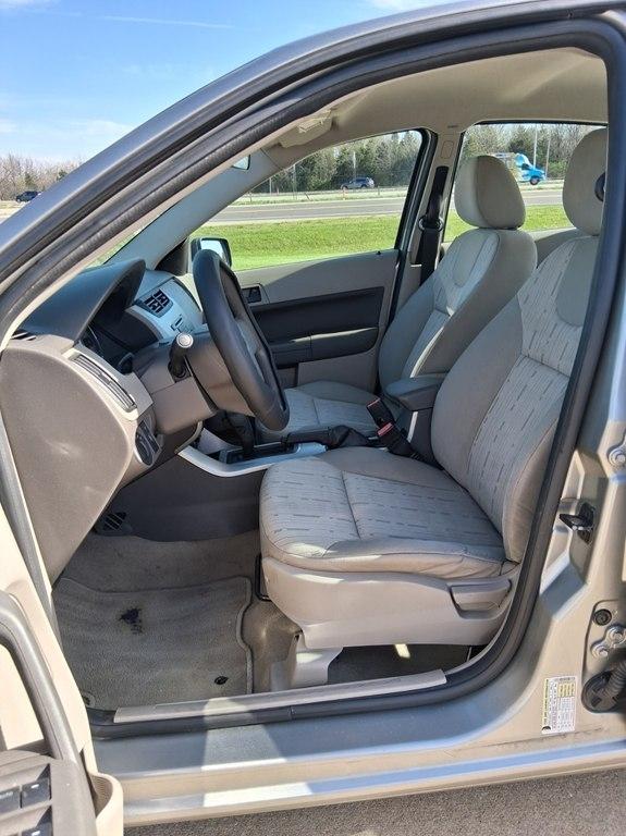 Ford Focus 4dr Sdn SES 2008