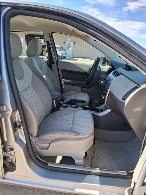 Ford Focus 4dr Sdn SES 2008