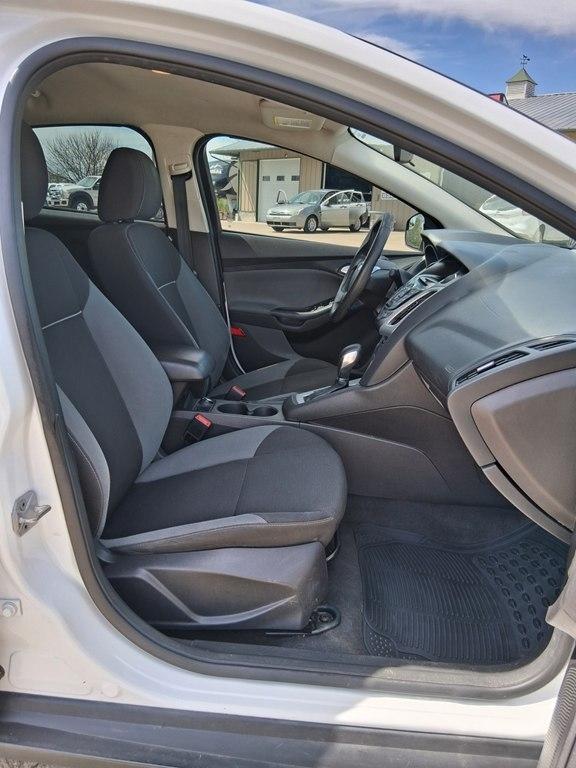 Ford Focus 4dr Sdn SE 2014