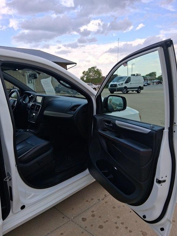 Dodge Grand Caravan GT Wagon Fleet 2017