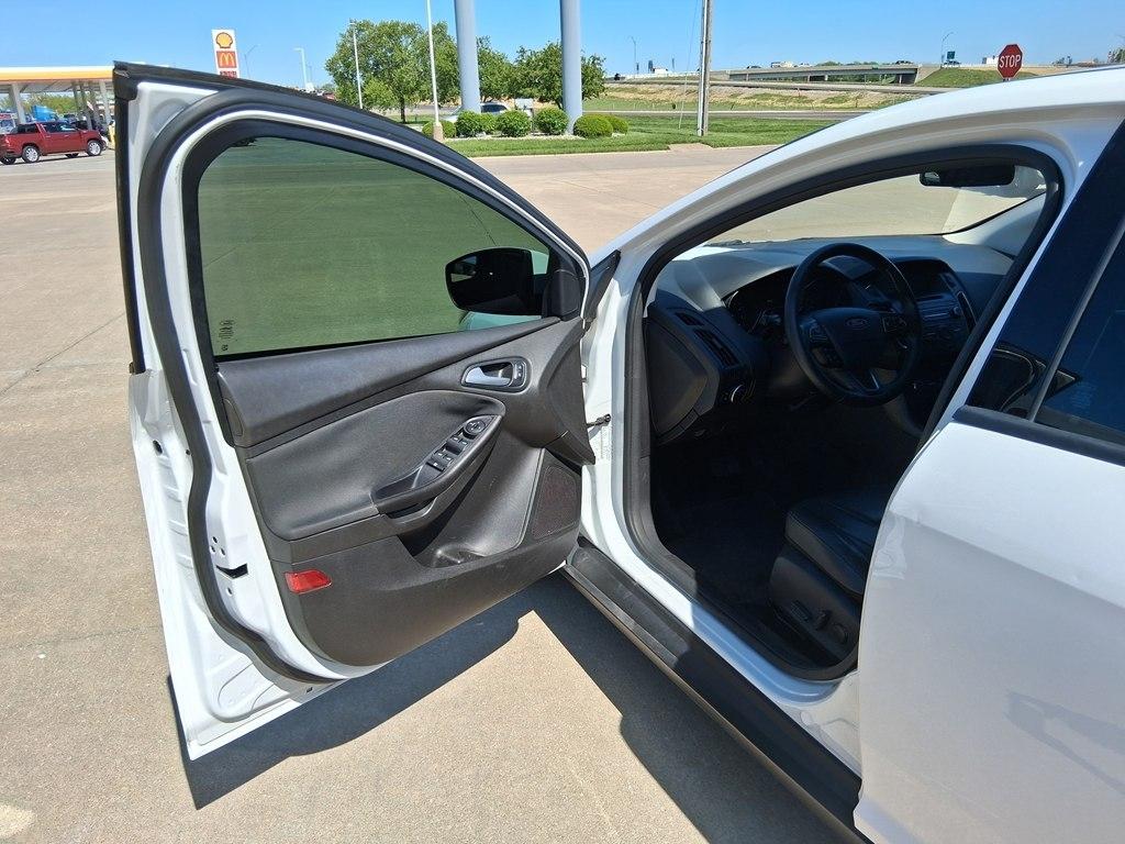Ford Focus 4dr Sdn SE 2015