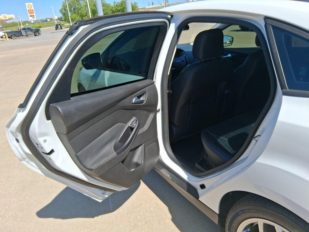 Ford Focus 4dr Sdn SE 2015