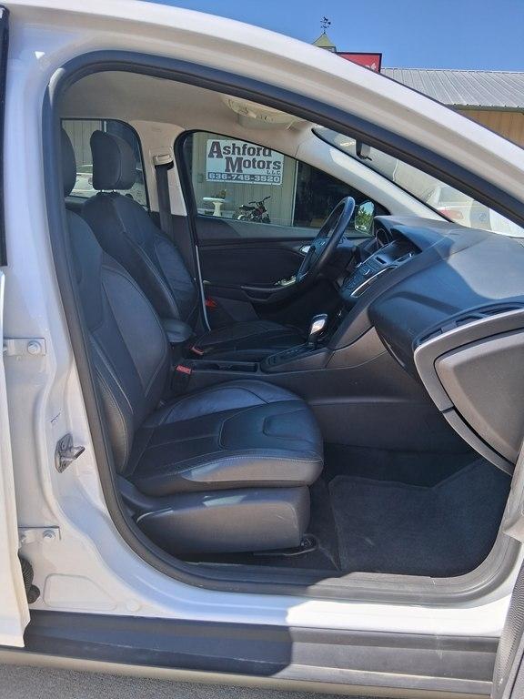 Ford Focus 4dr Sdn SE 2015