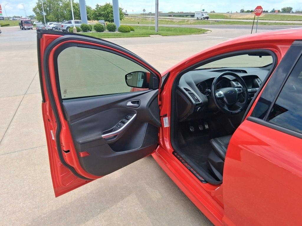 Ford Focus 5dr HB ST 2013