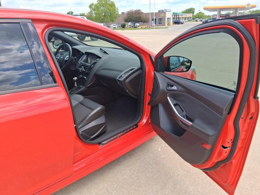 Ford Focus 5dr HB ST 2013