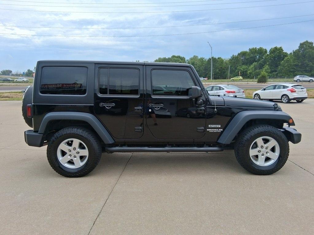 Jeep Wrangler Unlimited 4WD 4dr Sport 2016