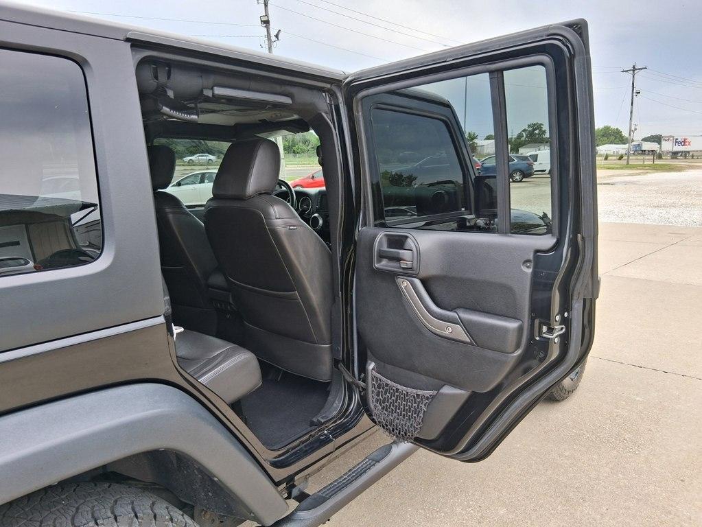 Jeep Wrangler Unlimited 4WD 4dr Sport 2016