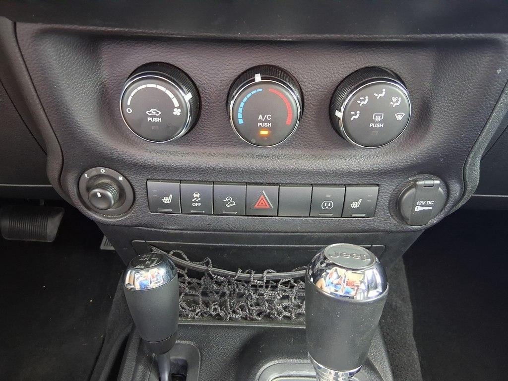 Jeep Wrangler Unlimited 4WD 4dr Sport 2016