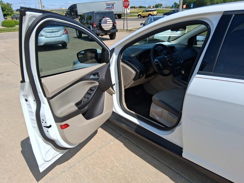 Ford Focus 4dr Sdn SE 2014