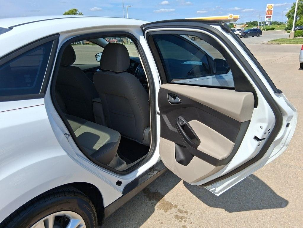 Ford Focus 4dr Sdn SE 2014