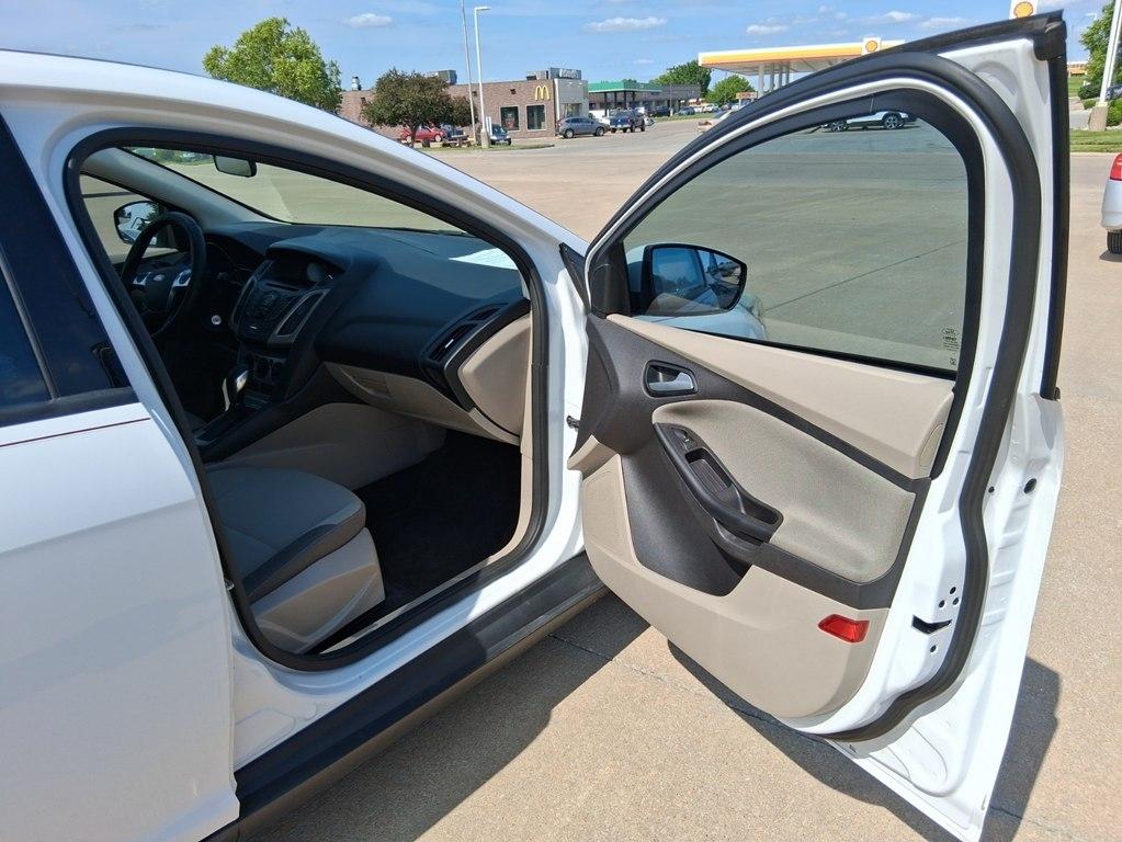 Ford Focus 4dr Sdn SE 2014