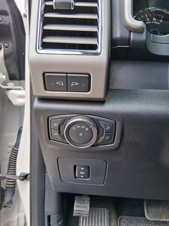 Ford F-150 4WD SuperCrew 145" King Ranch 2016