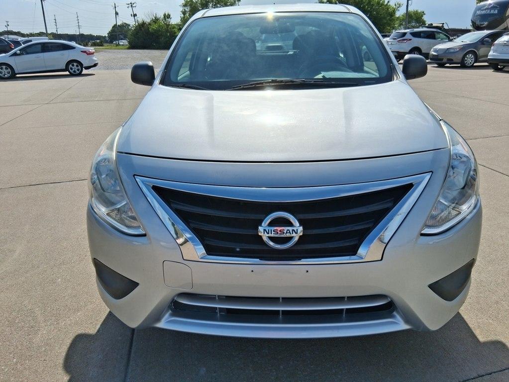 Nissan Versa 4dr Sdn Manual 1.6 S 2015