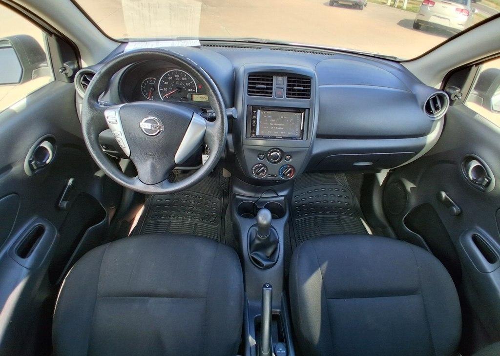 Nissan Versa 4dr Sdn Manual 1.6 S 2015
