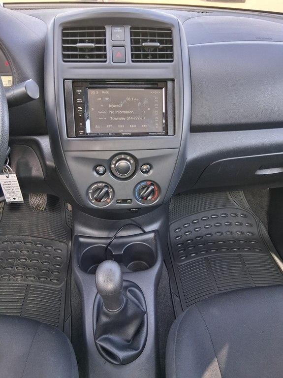Nissan Versa 4dr Sdn Manual 1.6 S 2015