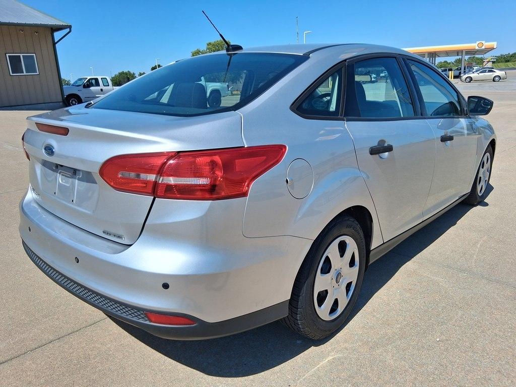 Ford Focus 4dr Sdn S 2016