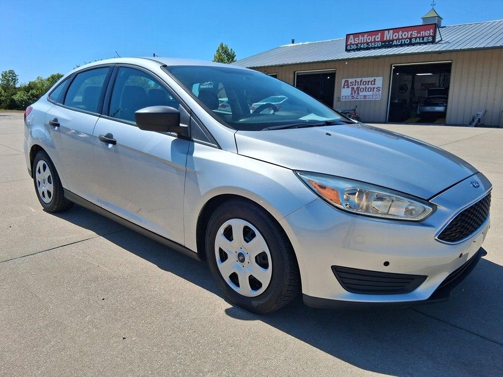 Ford Focus 4dr Sdn S 2016