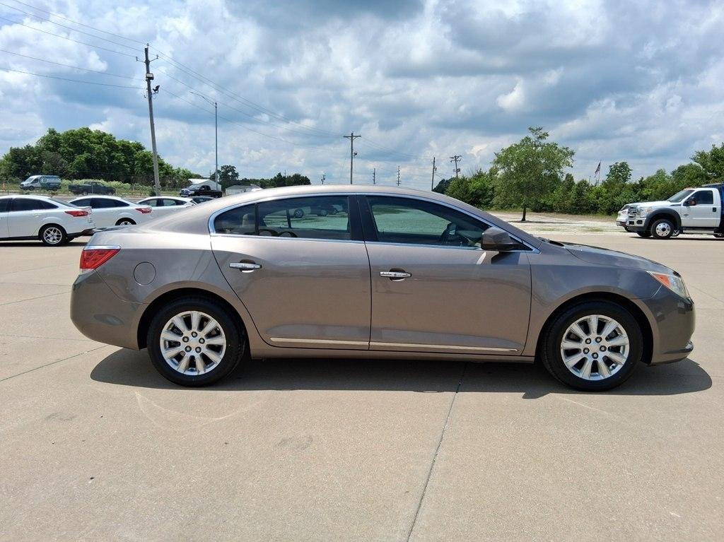 Buick LaCrosse 4dr Sdn CX 2011