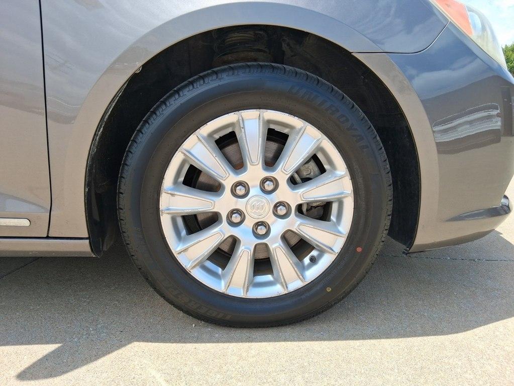 Buick LaCrosse 4dr Sdn CX 2011