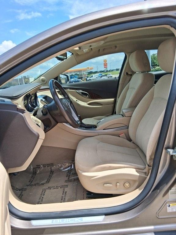 Buick LaCrosse 4dr Sdn CX 2011