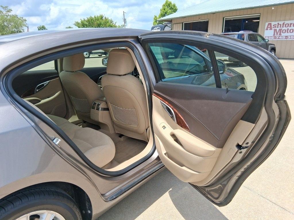 Buick LaCrosse 4dr Sdn CX 2011
