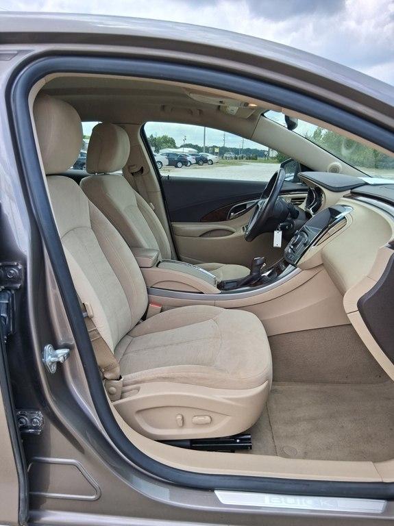 Buick LaCrosse 4dr Sdn CX 2011