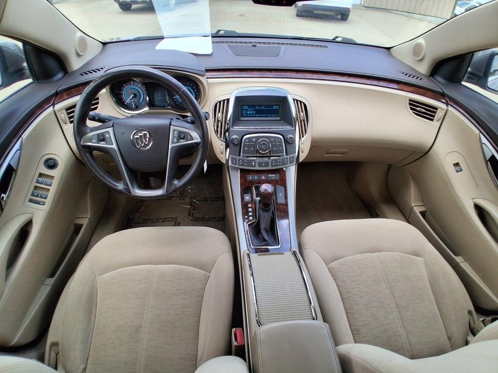 Buick LaCrosse 4dr Sdn CX 2011