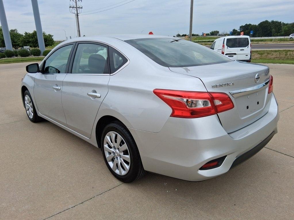 Nissan Sentra S CVT 2017
