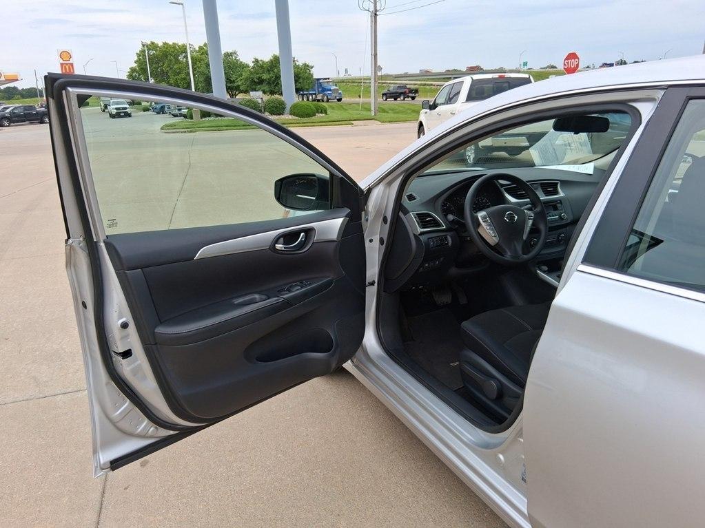 Nissan Sentra S CVT 2017