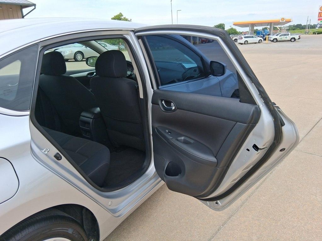 Nissan Sentra S CVT 2017