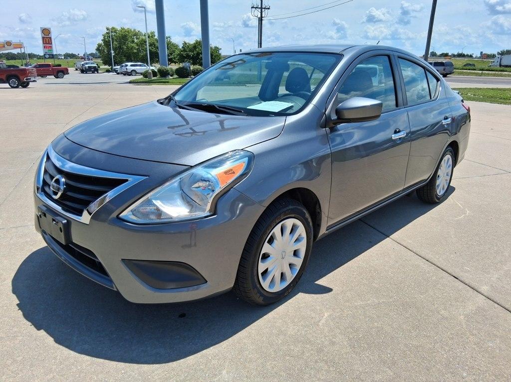 Nissan Versa Sedan SV CVT 2019