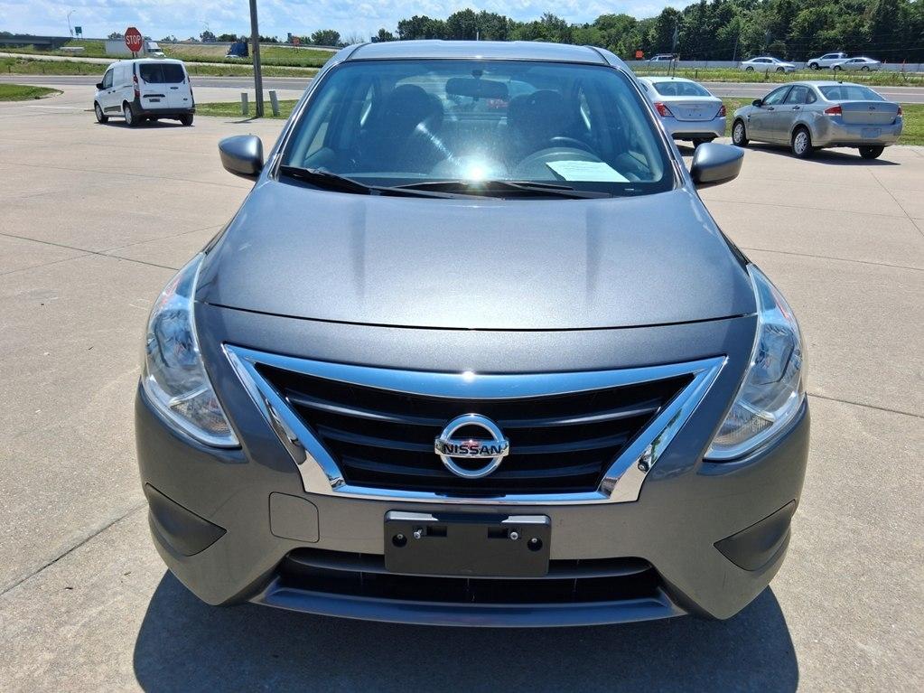Nissan Versa Sedan SV CVT 2019