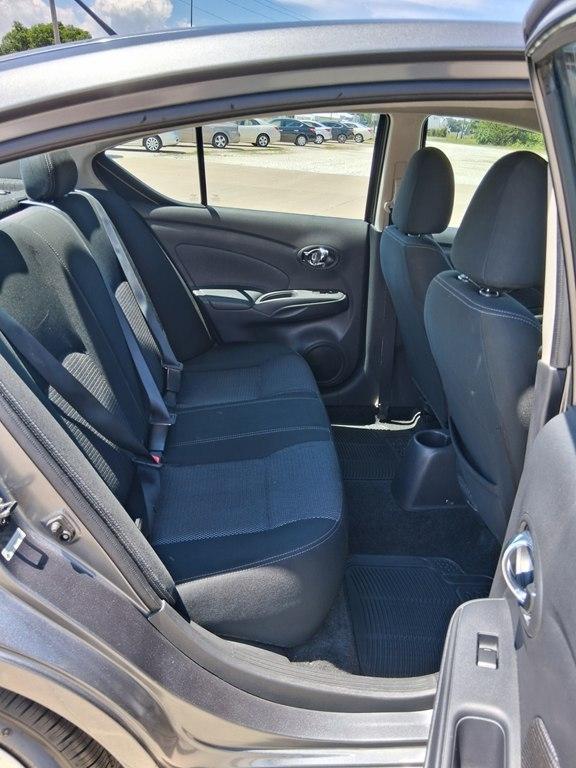 Nissan Versa Sedan SV CVT 2019