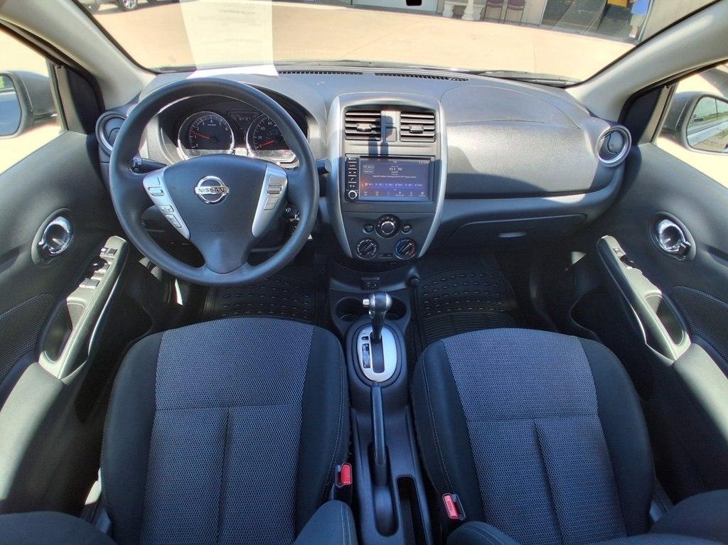 Nissan Versa Sedan SV CVT 2019