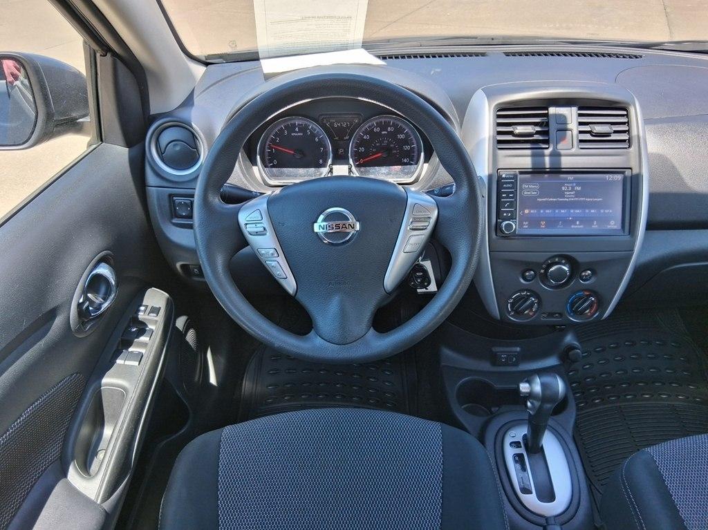 Nissan Versa Sedan SV CVT 2019