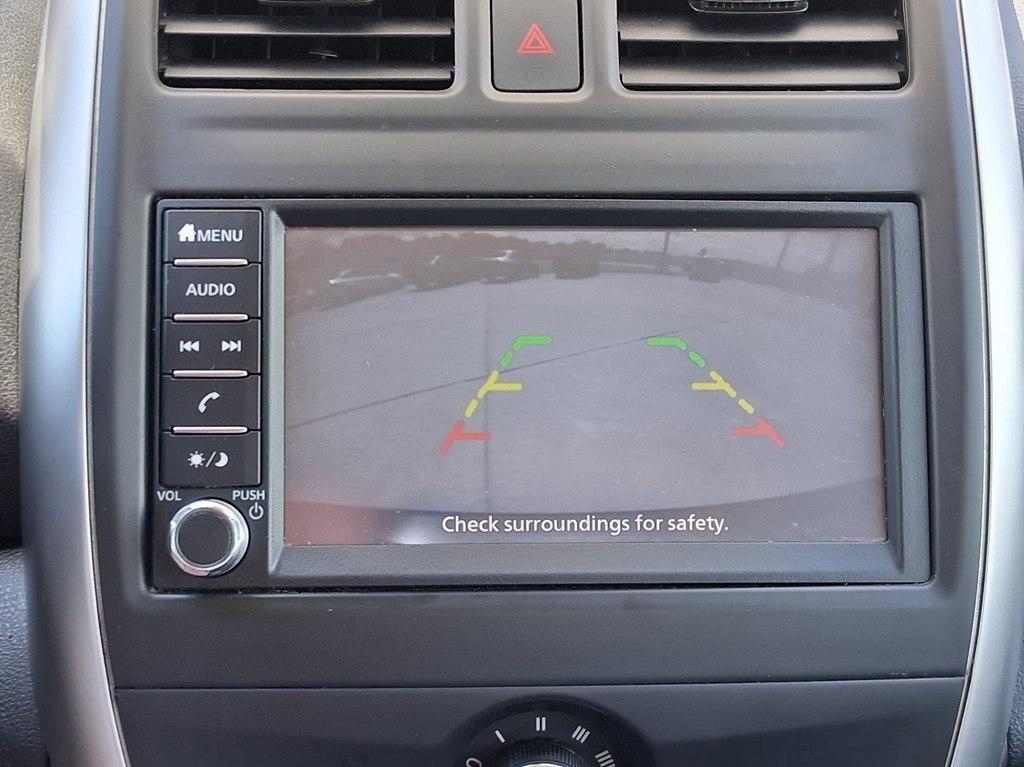 Nissan Versa Sedan SV CVT 2019