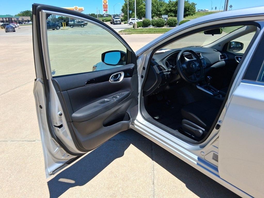 Nissan Sentra SV CVT 2017