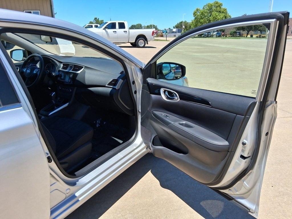 Nissan Sentra SV CVT 2017
