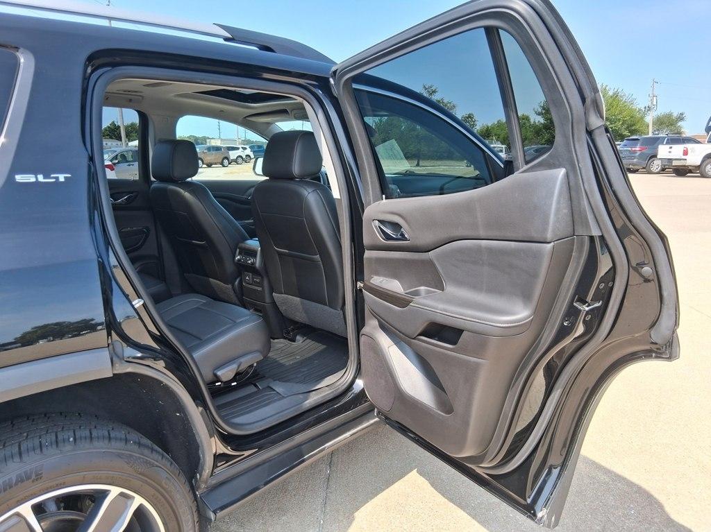 GMC Acadia AWD 4dr SLT 2021